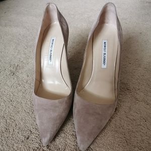 Manolo Blahnik beige suede pumps